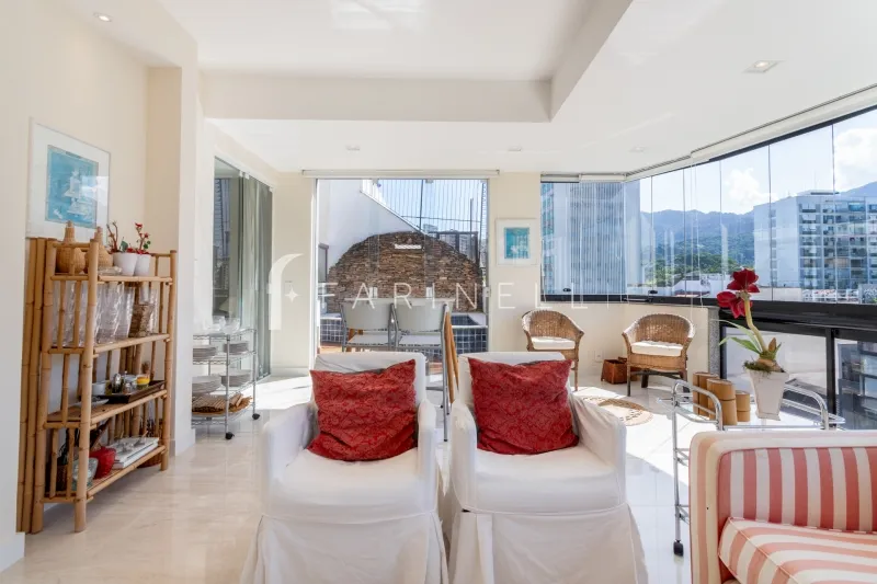 Furnished apartment, 189 m², with a grill on the balcony — photo 16