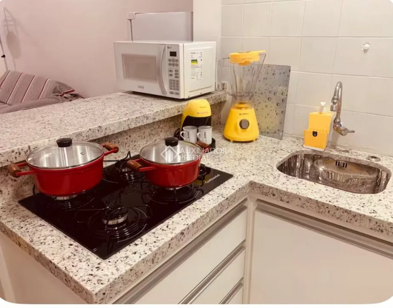 One-bedroom, 33 m² apartment in Florianópolis — photo 11