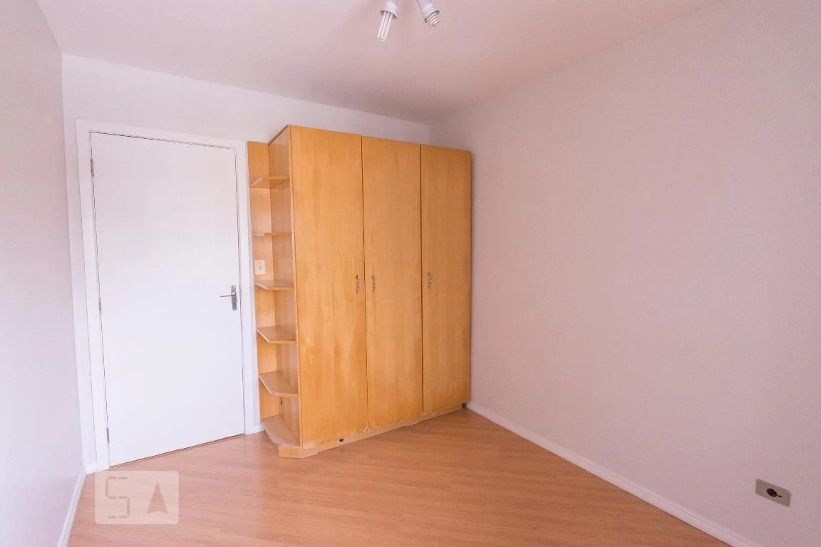 Apartamento com piso de madeira ou laminado, Centro — photo 29
