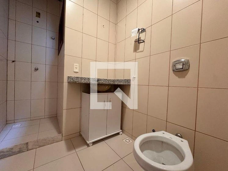 1000 m² house with a washing machine and a bathtub — photo 37