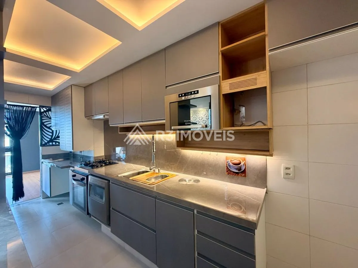 Floor-to-ceiling windows in a 3-bedroom apartment, 160 m² — photo 2