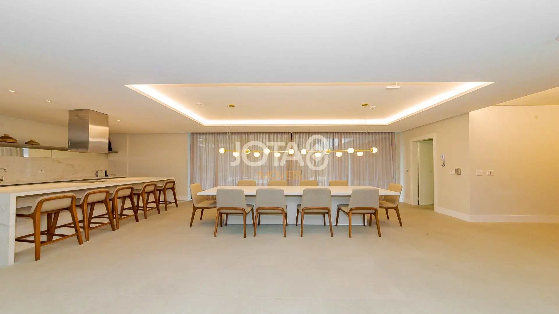 Unfurnished apartment with 3 en-suite bedrooms and balcony — photo 37