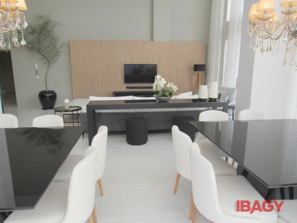 2-bedroom apartment in a building with a sauna — photo 12