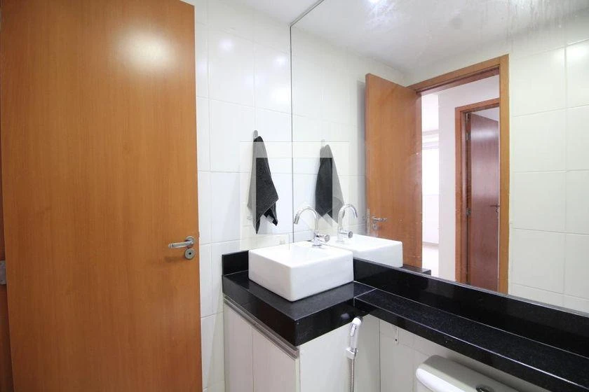 Apartamento de 2 quartos em condomínio com piscina — photo 32