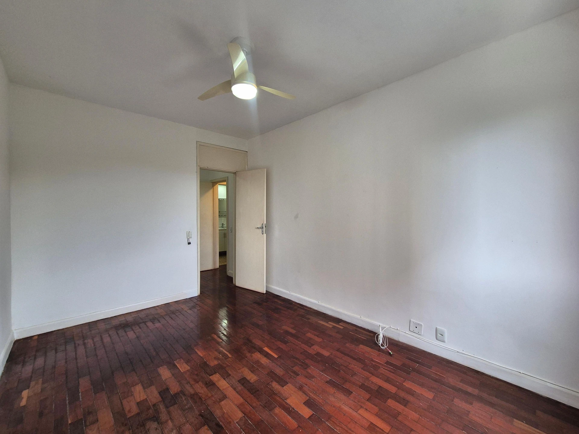 2-bedroom apartment in a building with a sauna — photo 37