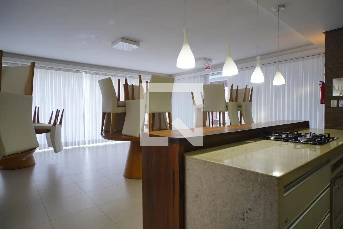 Glass-enclosed balcony in a 2-bedroom apartment, 78 m² — photo 15
