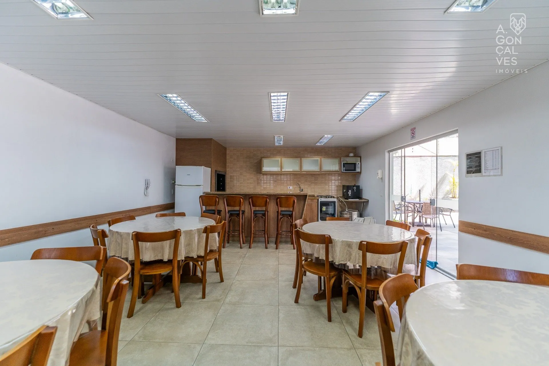 Furnished 219 m² apartment with 4 bedrooms and 2 parking spots — photo 39