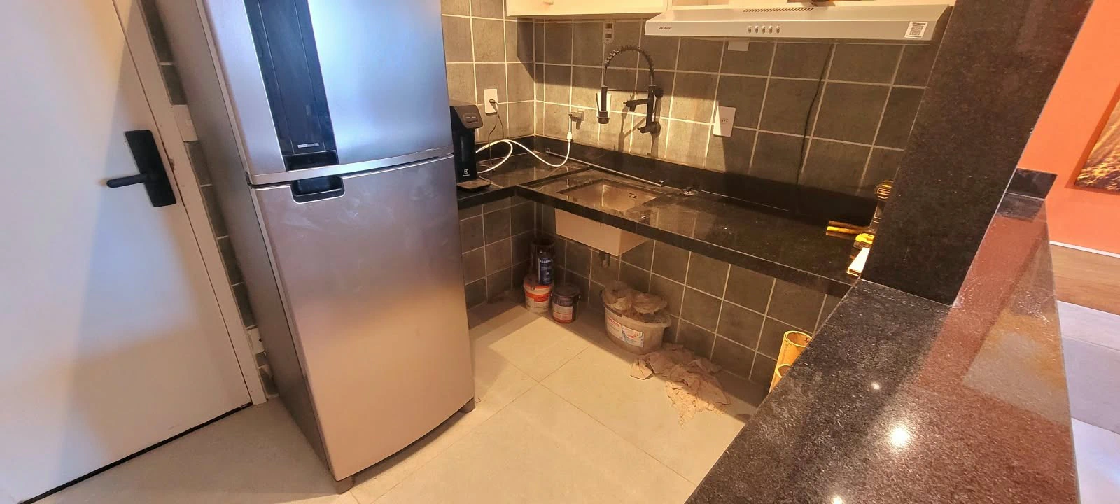 Furnished renovated studio of 30 m² with open-plan kitchen — photo 2