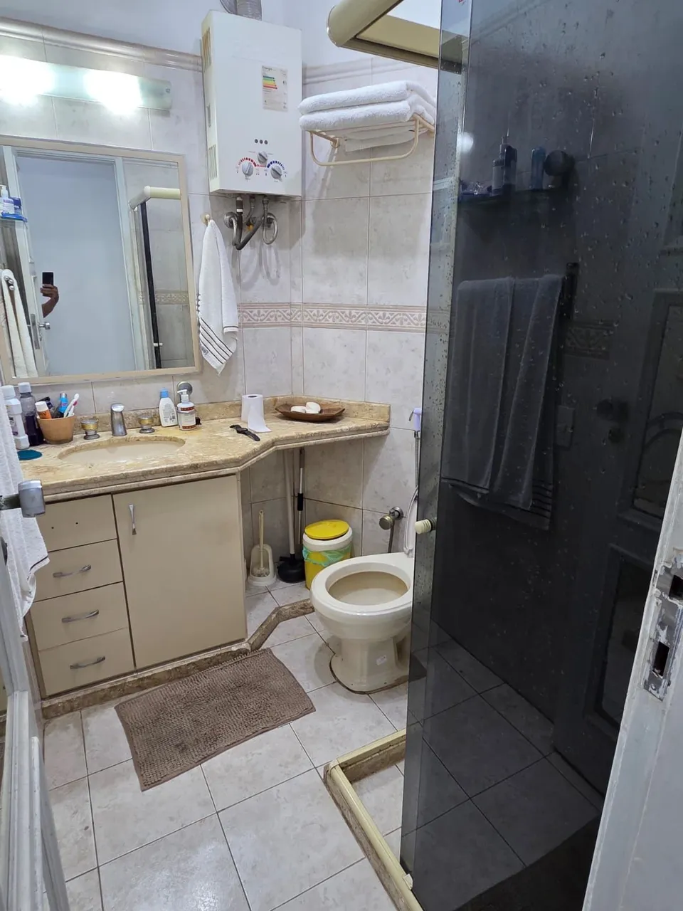 Furnished 1-bedroom apartment with open-plan kitchen — photo 14