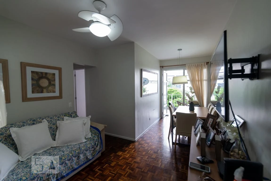 Furnished apartment, 78 m², with a glass-enclosed balcony