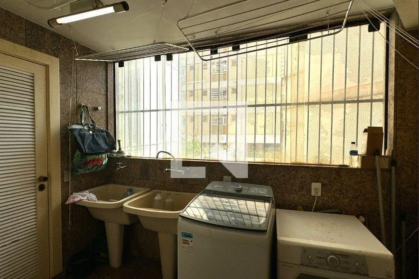 Duplex apartment with 3 en-suite bedrooms and laundry — photo 42