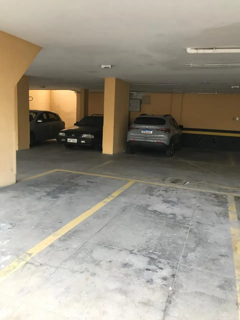 2-bedroom apartment with enclosed balcony and parking — photo 11