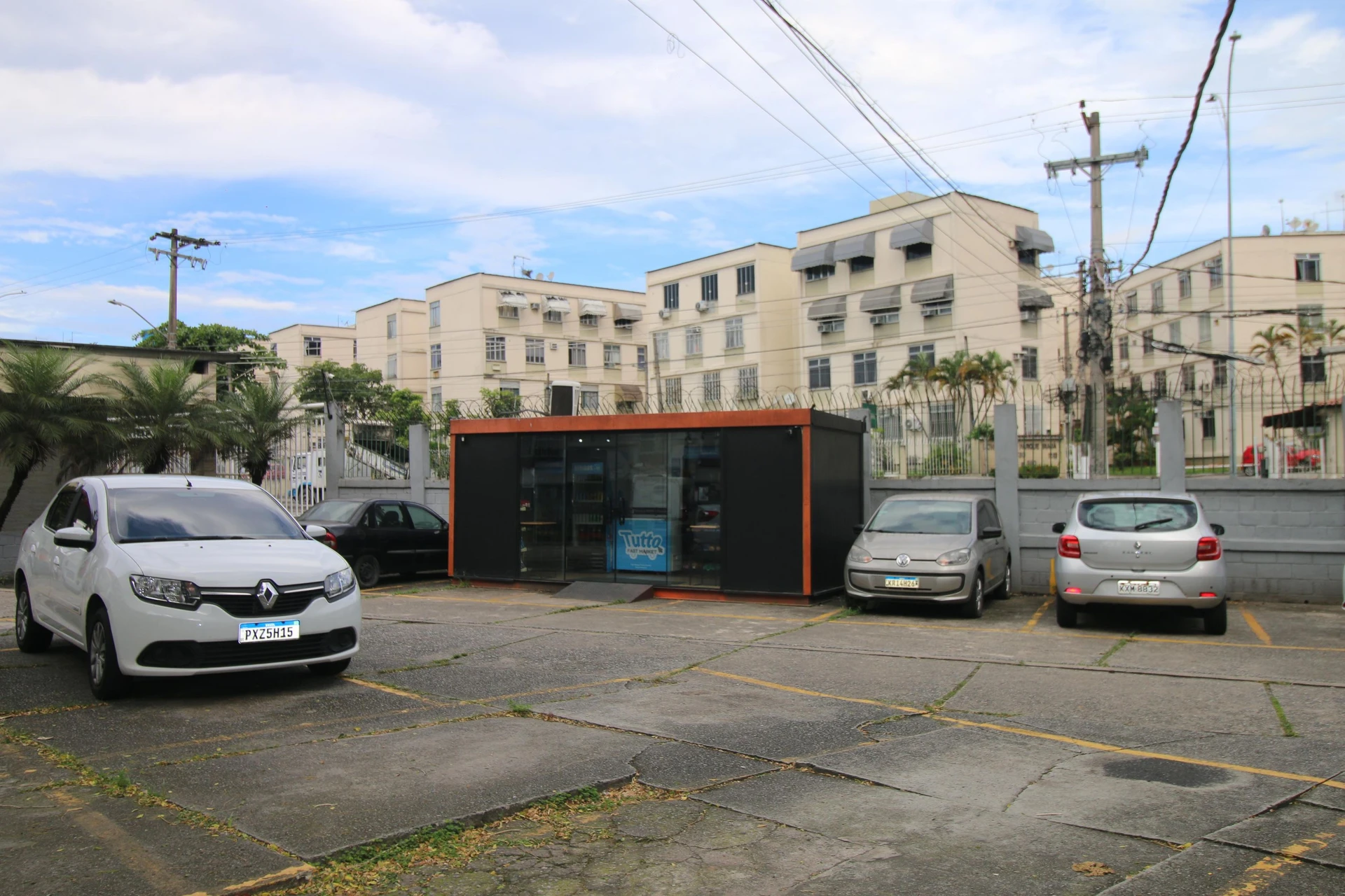 2-bedroom apartment in a building with a gym — photo 39