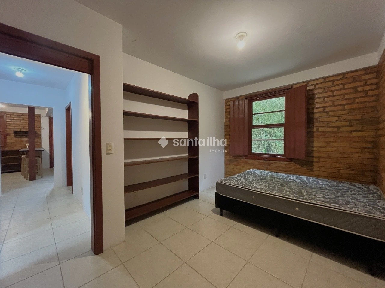 4-bedroom house with a garden — photo 18