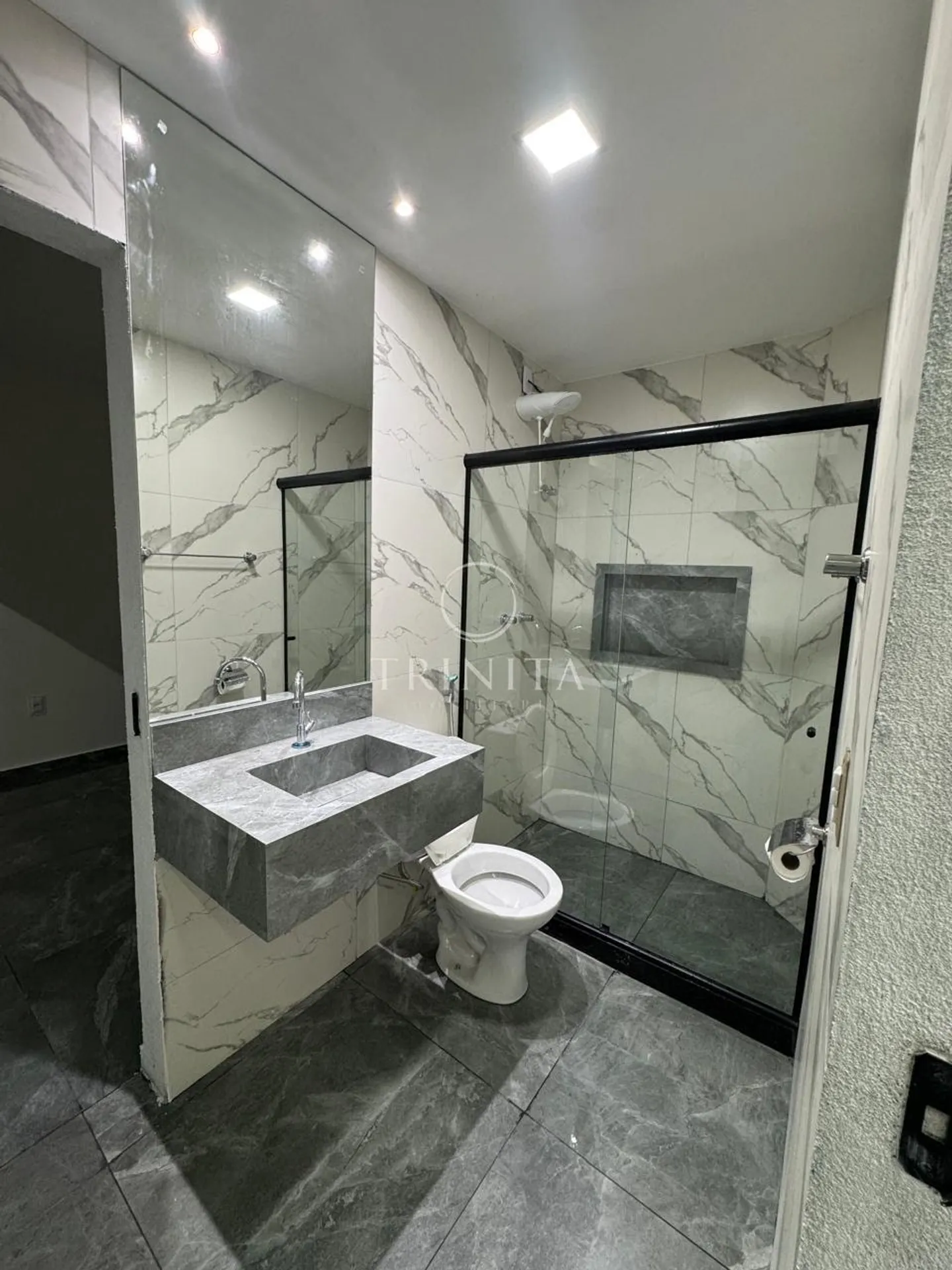 6-bedroom house, 3 with their own bathrooms, 350 m² — photo 49