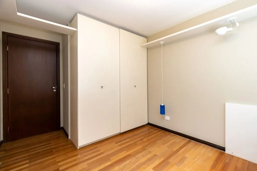 Casa industrial sin amueblar con 3 dormitorios y 890 m² — photo 41