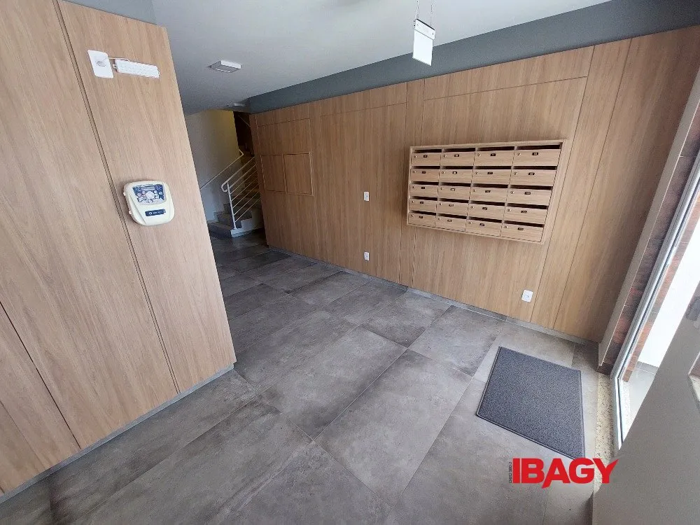 38 m² studio with a closed kitchen and 1 bedroom — photo 5