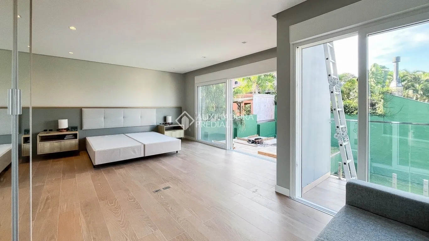 Furnished 431 m² house with 4 bedrooms and 6 bathrooms — photo 22
