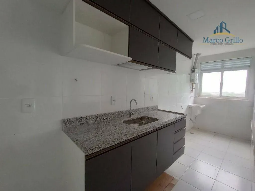 Apartamento de 1 dormitorio con balcón y lavabo — photo 9