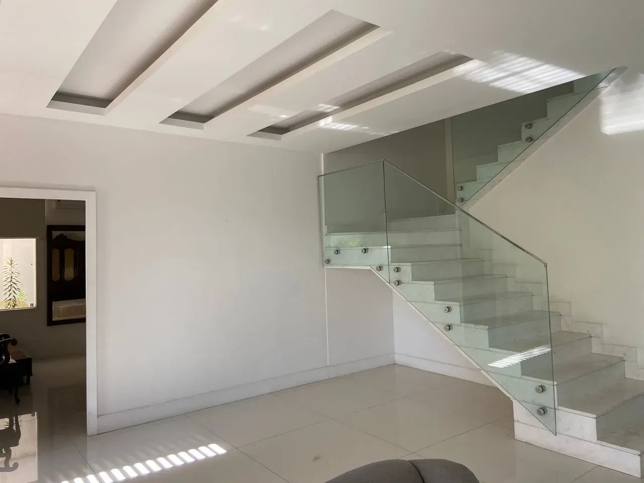 Furnished 5-bedroom house with 3 bathrooms and open-plan kitchen — photo 27