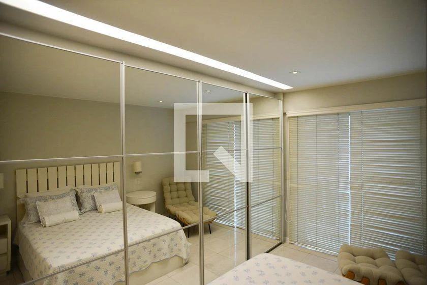 Washing machine in a 3-bedroom apartment, 160 m² — photo 41