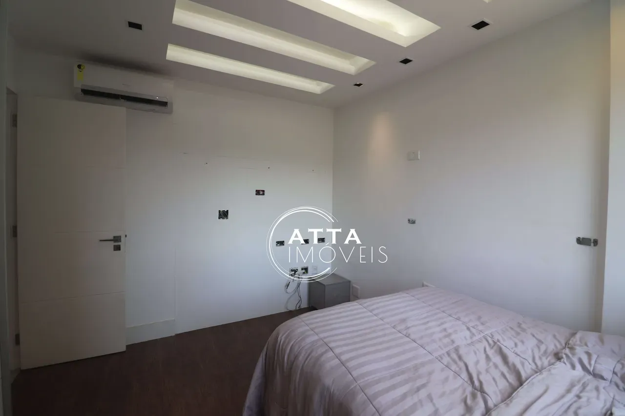 Ванна и 3 спальни: квартира 176 м² — photo 20