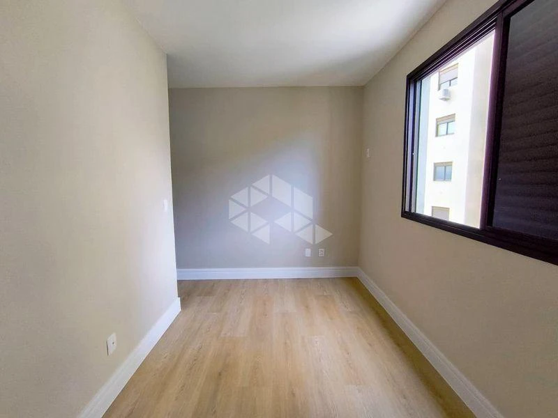 2-bedroom apartment with a water view — photo 10