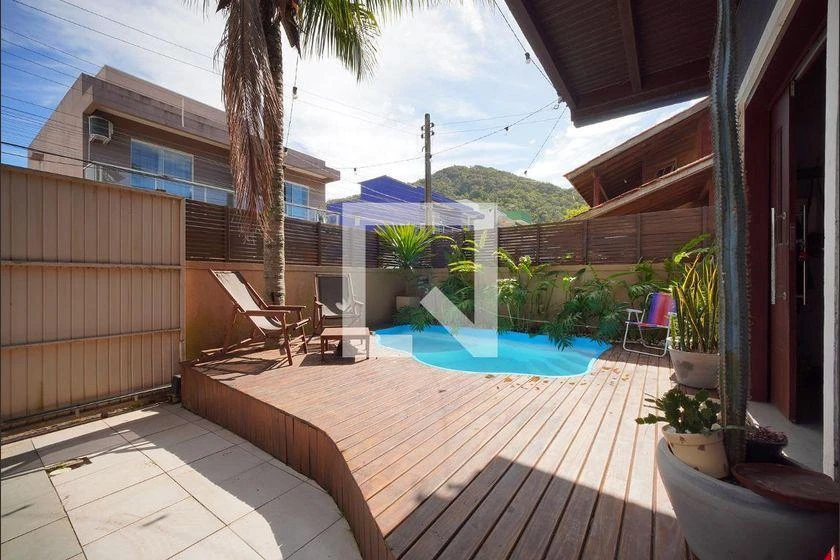 100 m² house with a washing machine and a home office — photo 19