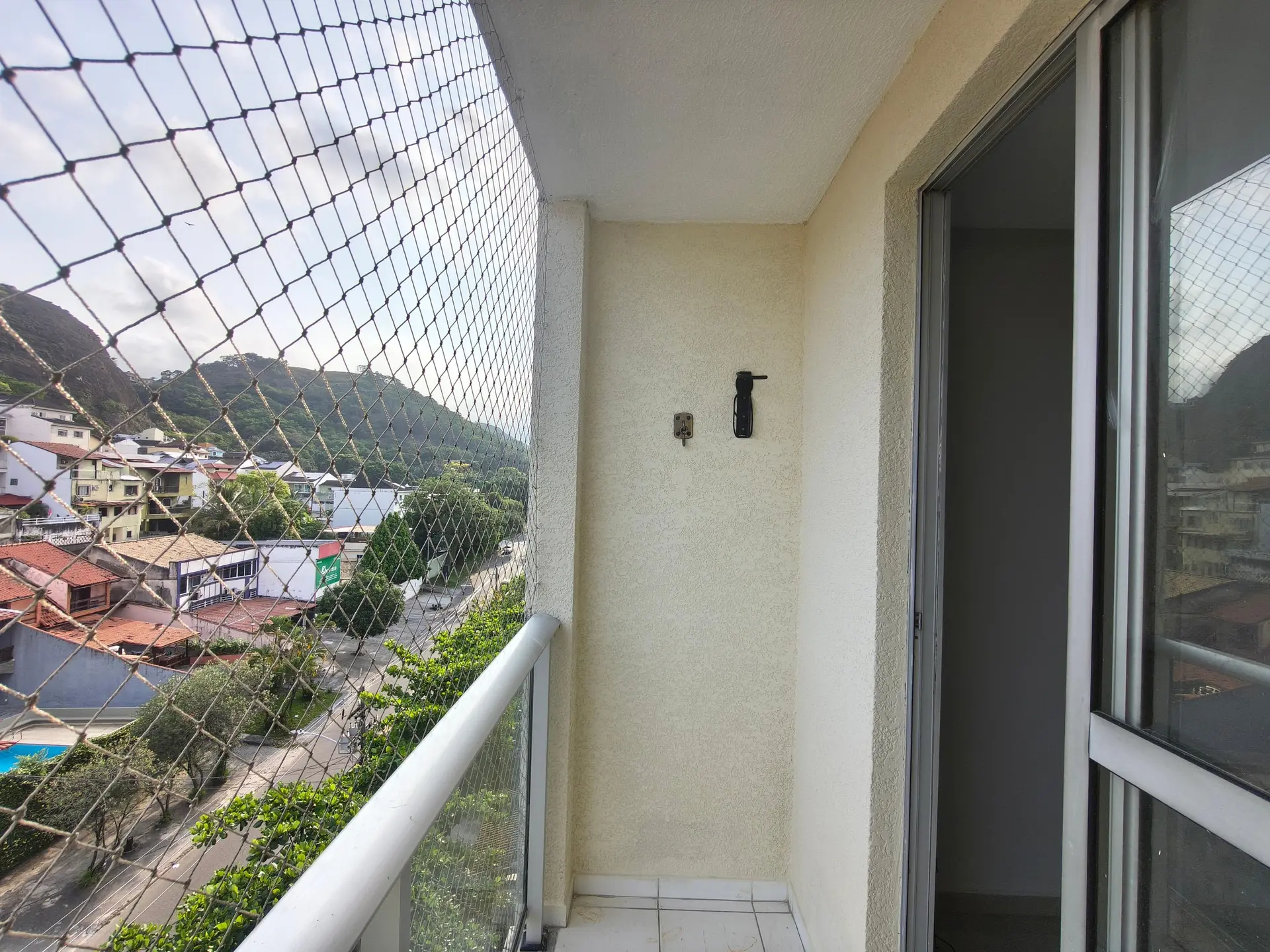 Mountain view in a 2-bedroom apartment, 52 m² — photo 36