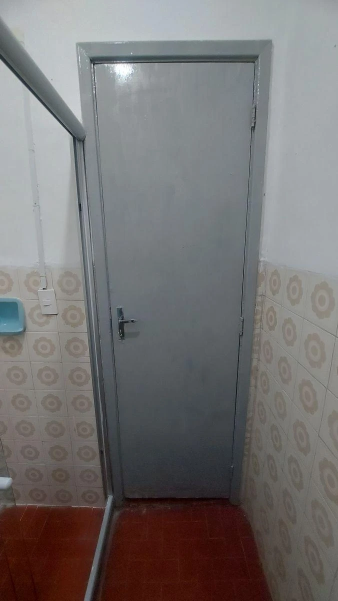 Unfurnished 30 m² apartment with a glass shower — photo 7
