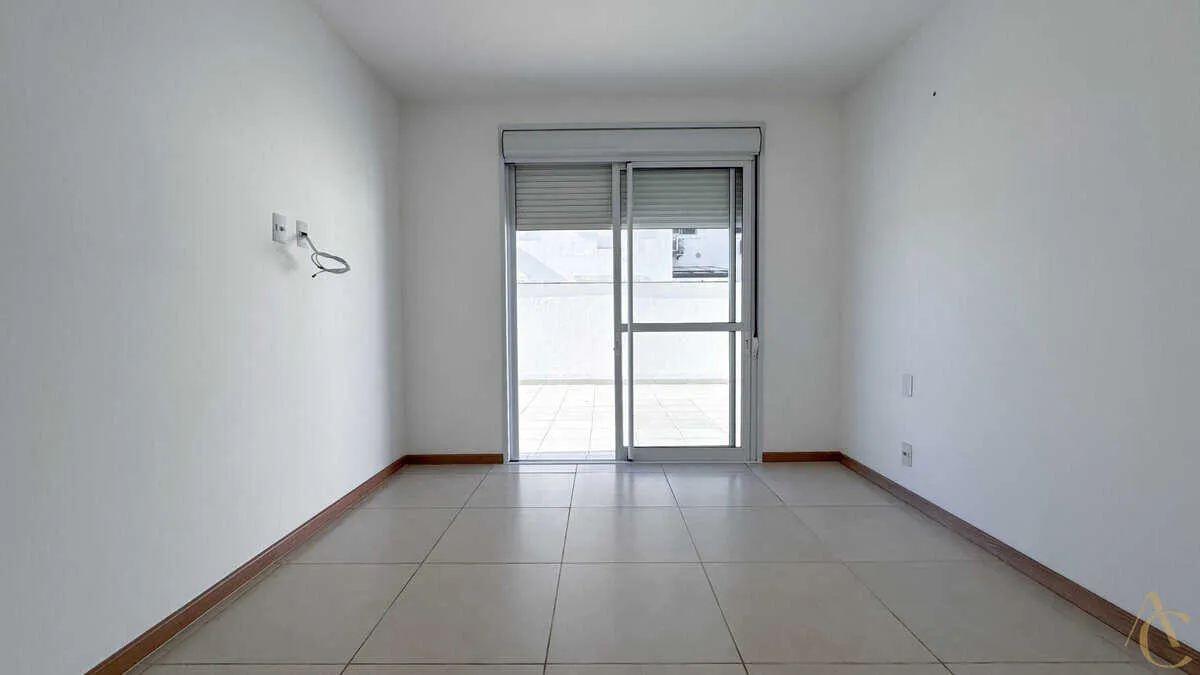Unfurnished apartment with 3 bedrooms and balcony grill — photo 26