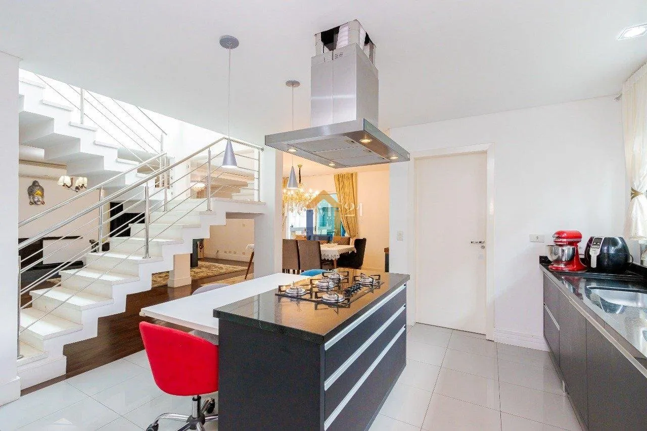 Furnished 470 m² house with 4 bedrooms and private garden — photo 93