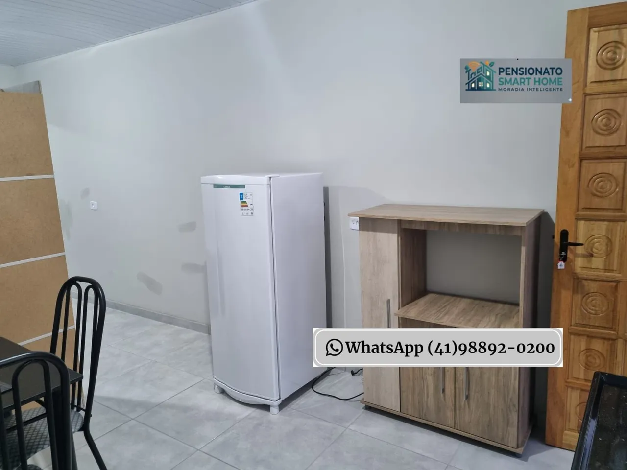Estudio amueblado con mesa y cocina con cocina a gas — photo 5