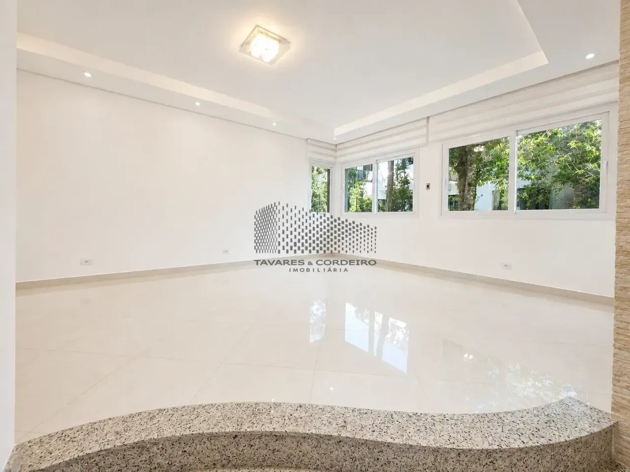 House with 5 bedrooms and 370 m² plus private BBQ — photo 2
