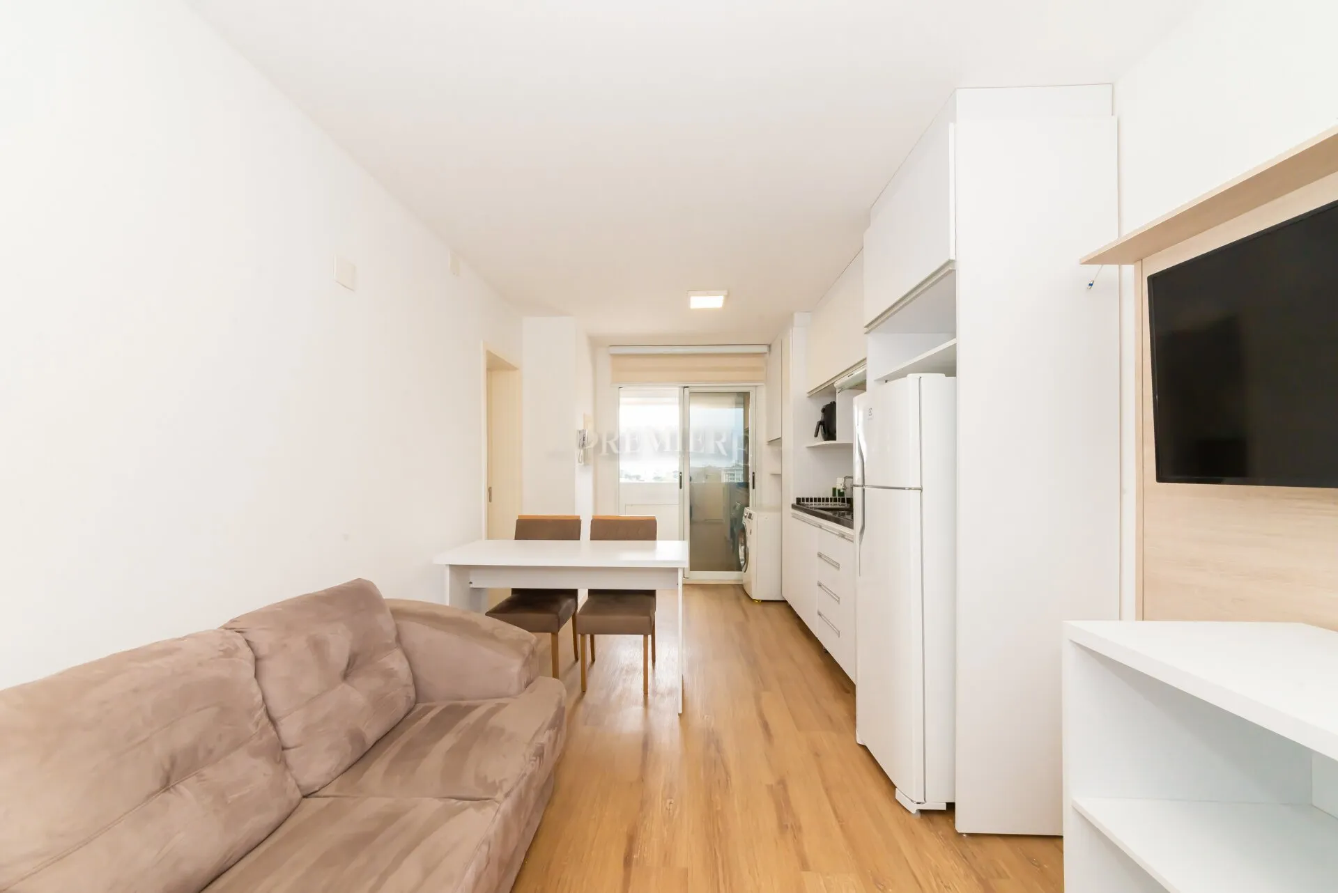 One-bedroom apartment with a washing machine in Curitiba