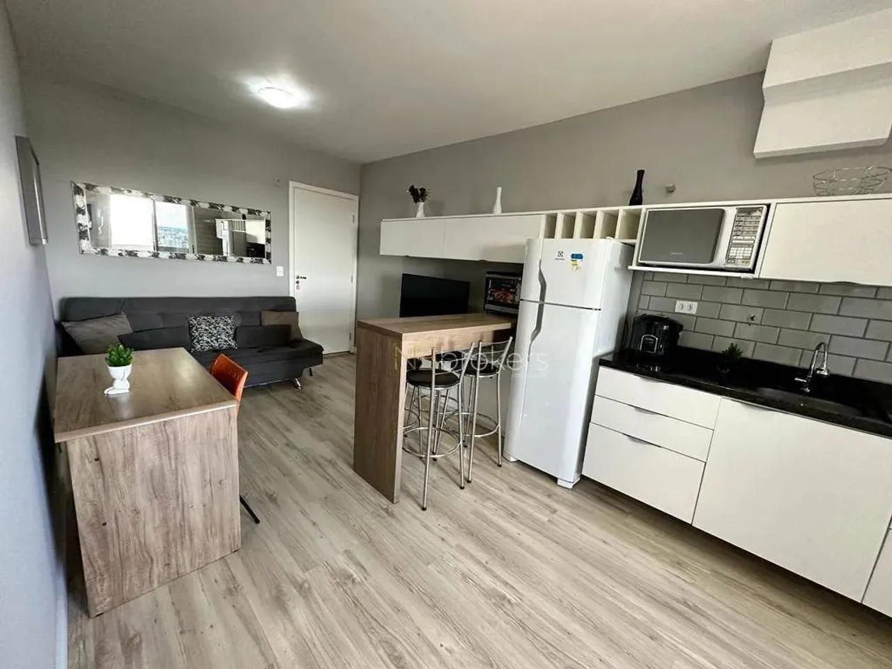 1-bedroom apartment with en-suite and a balcony — photo 6