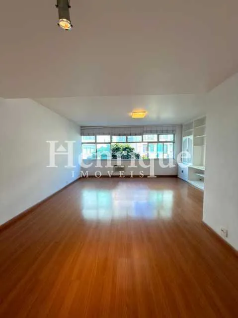 Дерев'яна підлога або ламінат та 3 спальні: квартира 150 м² — photo 10