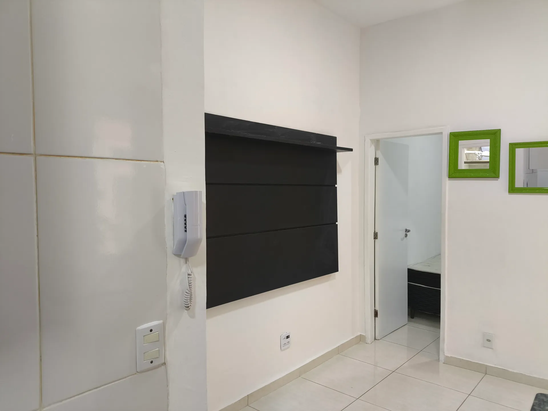 One-bedroom apartment with a washing machine — photo 30
