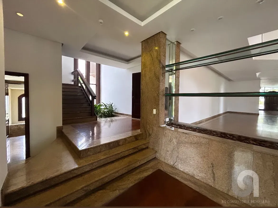 Casa sin amueblar con 5 dormitorios y parrilla en la terraza — photo 15