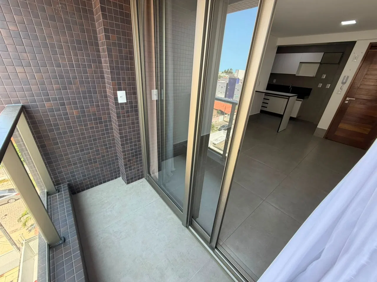Apartment with 3 bedrooms (1 en-suite), 67 m² and parking — photo 2