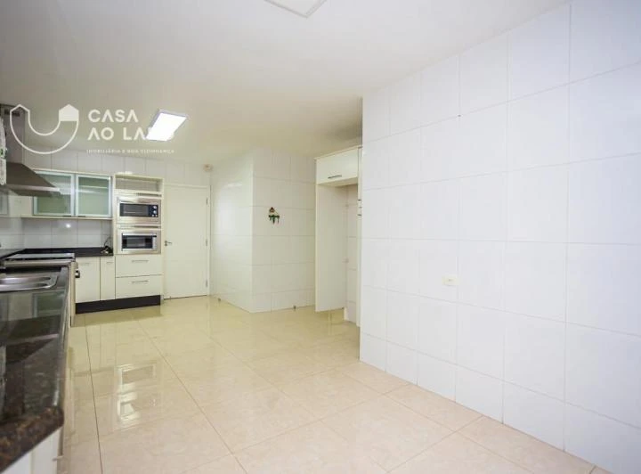 House with 4 bedrooms and 4 bathrooms, 315 m² — photo 10