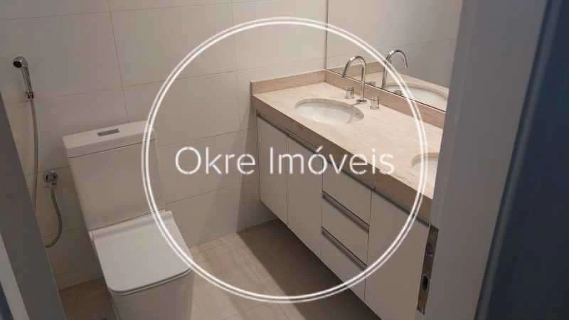4-bedroom apartment with an open kitchen and stove — photo 4