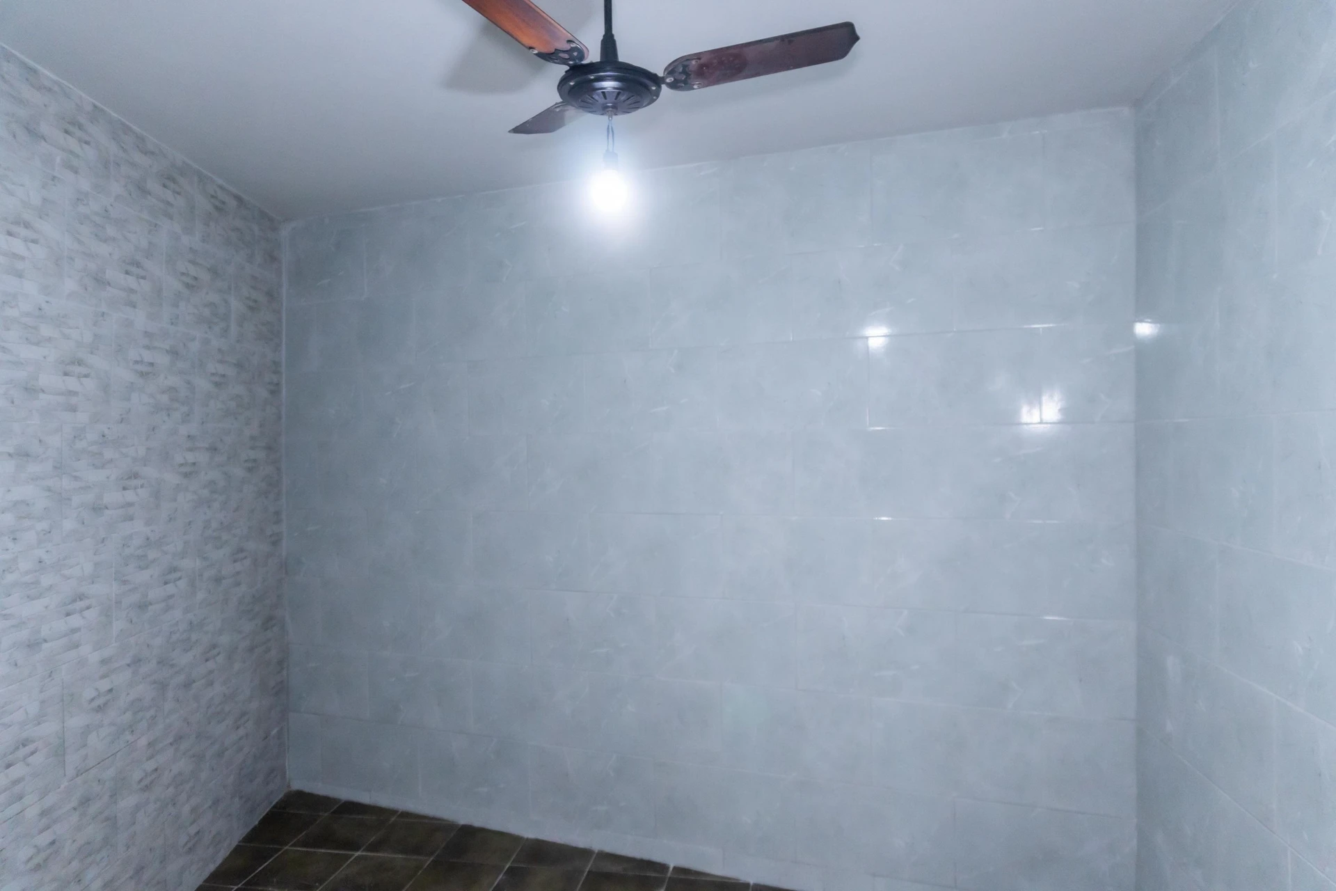 House with 1 bedroom and a separate kitchen — photo 33