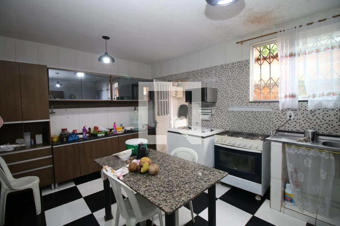 Casa mobiliada com 3 quartos, 1 banheiro e jardim privativo — photo 15