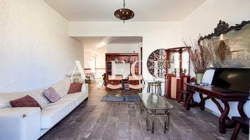 Furnished penthouse with 5 bedrooms and 3 bathrooms — photo 21