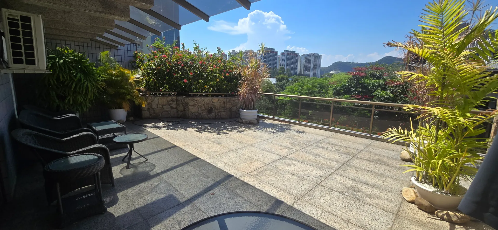 Penthouse with 4 bedrooms and 3 bathrooms — photo 6