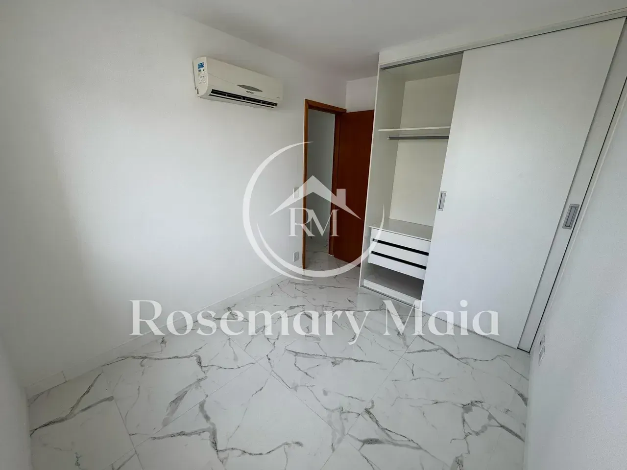 Duplex penthouse with 4 bedrooms and city view — photo 20