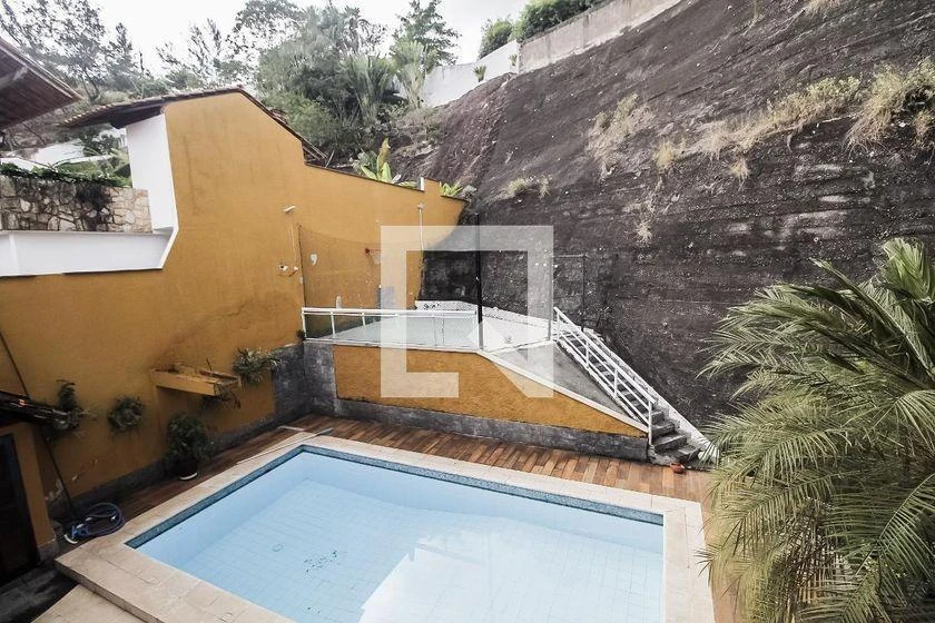 Rental house with 4 en-suite bedrooms and 606 m² — photo 3