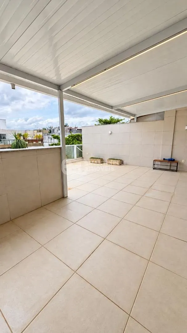 Balcony with a grill in a 3-bedroom apartment, 264 m² — photo 21