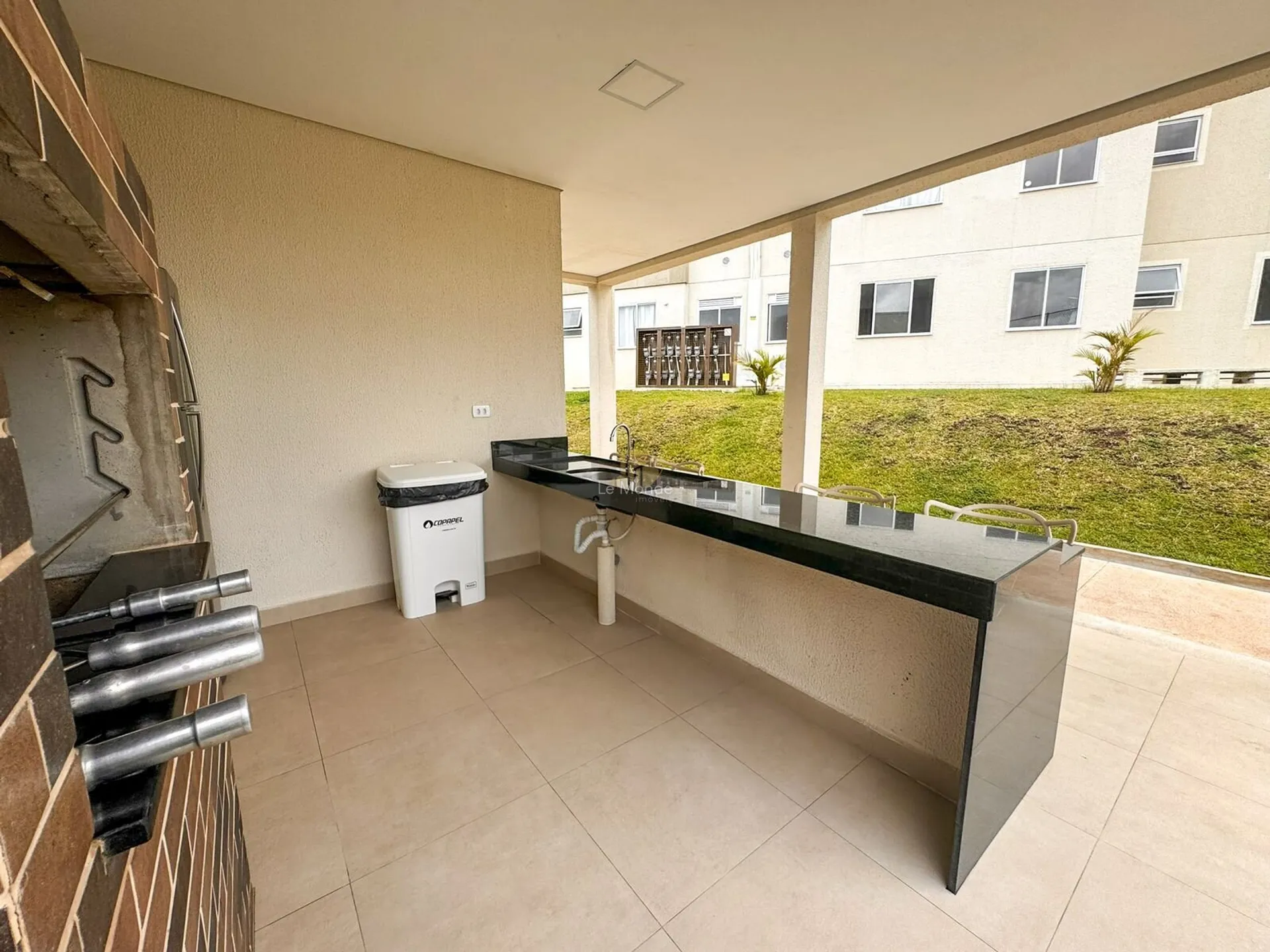 2-bedroom apartment with open-plan kitchen and gas stove — photo 39